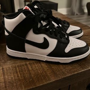 Nike Dunk High (Womens)